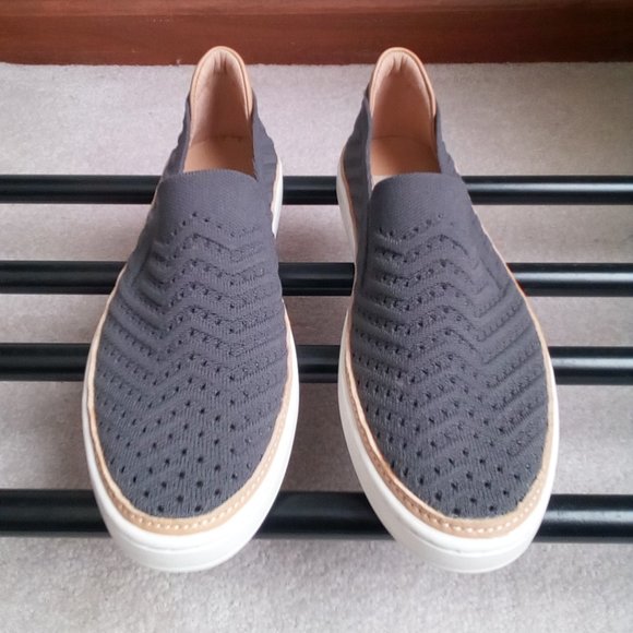 UGG Shoes - UGG Women Sammy Slip On Sneaker NEW NWOB